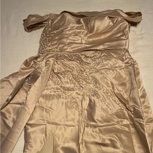 Stunning One Shoulder Gold Dress - Picture 5 of 10